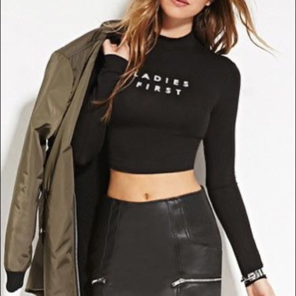 Stretchy mock neck crop top
